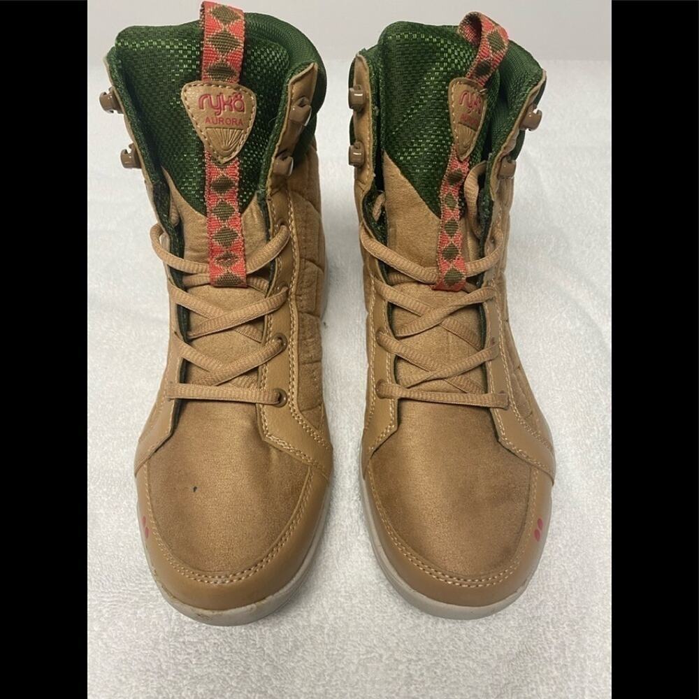 RYKA WOMENS AURORA BOOT SIZE 7 MINT
